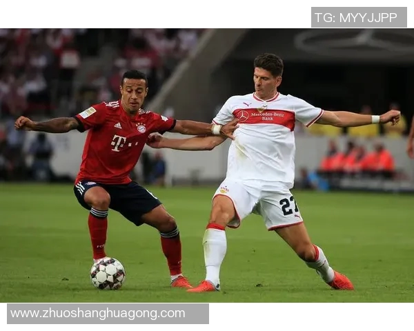 杜伊斯堡与波鸿精彩对决集锦回顾分析及比赛亮点总结